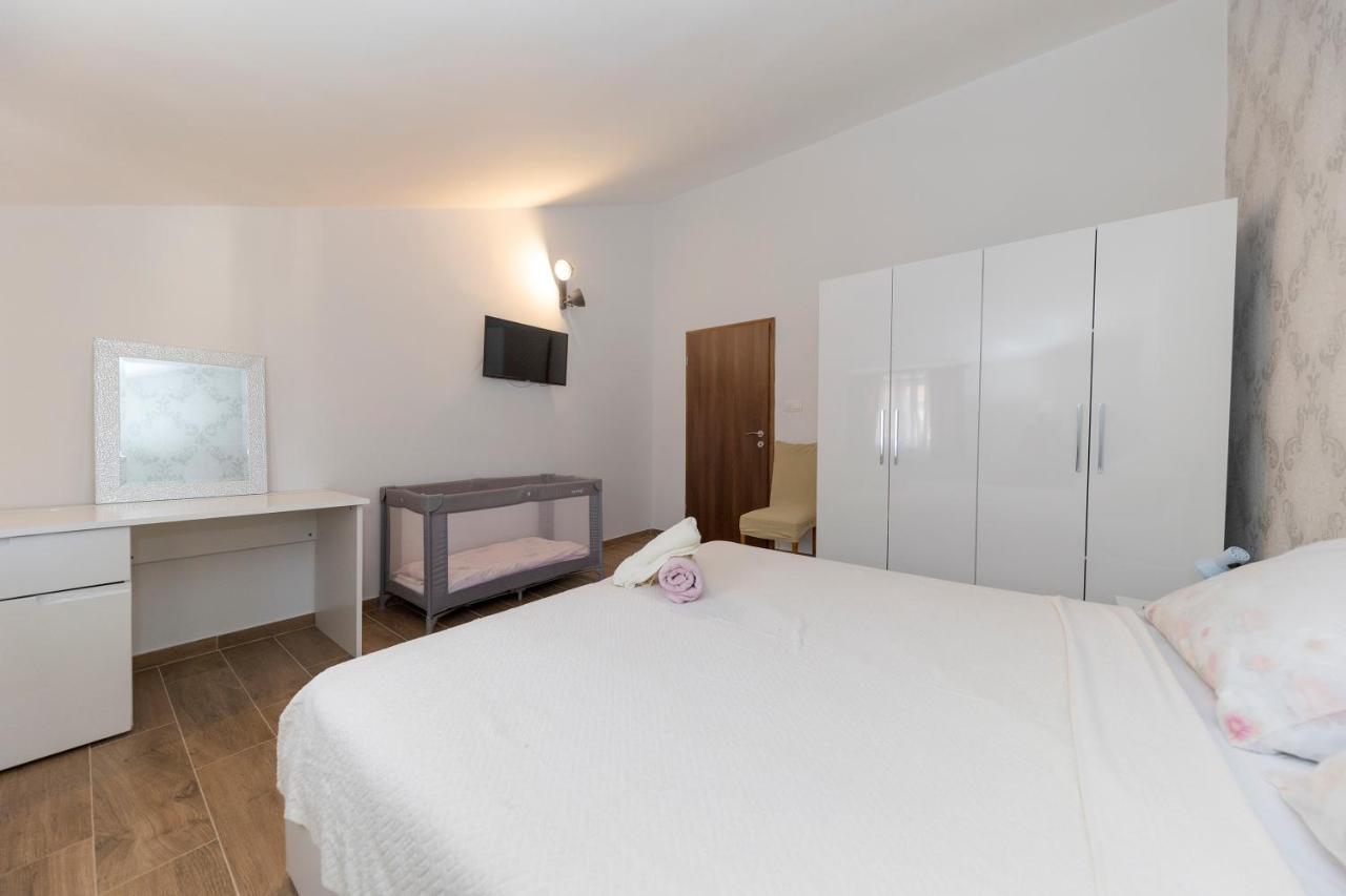 Apartman Lana Biograd Na Moru Ngoại thất bức ảnh
